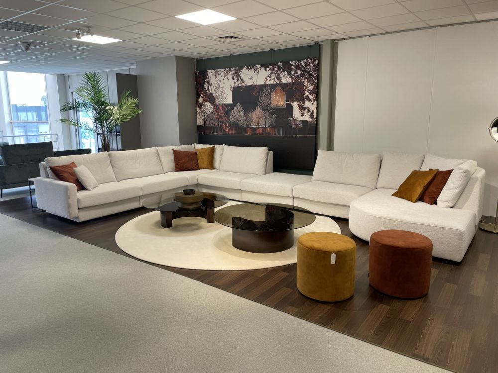 Salon Avino