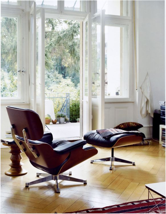 Eames Lounge Chair